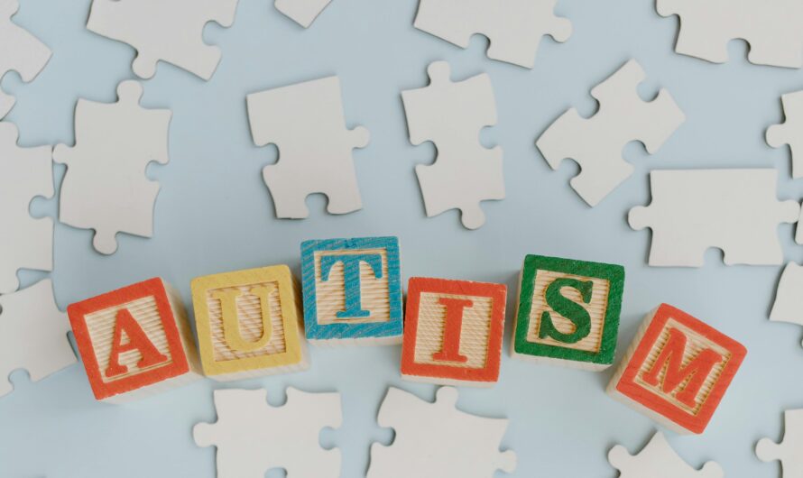 Sinais de autismo na adolescência: quando procurar ajuda